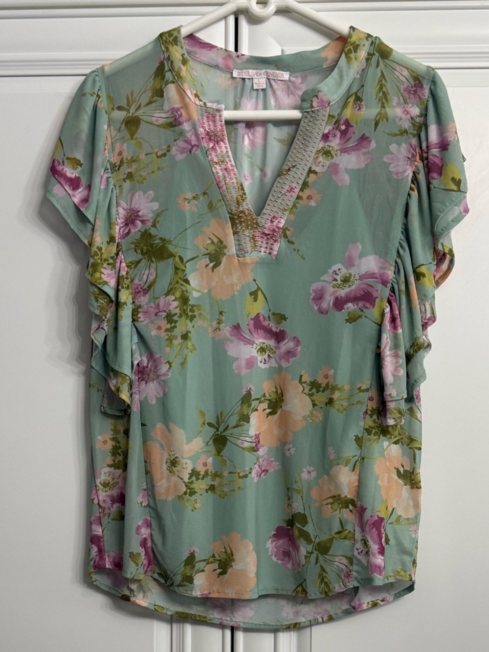 Stella + Ginger Size L Sheer Green Floral V-Neck Flutter Sleeve Lined Blouse